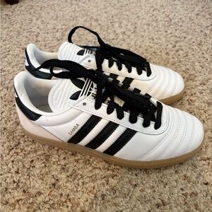 Adidas Sambas big kids 6 / woman’s 8 NWOT!